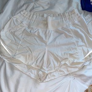 Lululemon Hotty Hot Shorts 2.5 Inch High Waisted